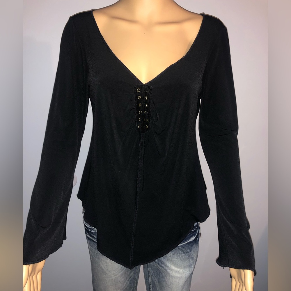 No Boundaries stretch long bell sleeve top 11/13